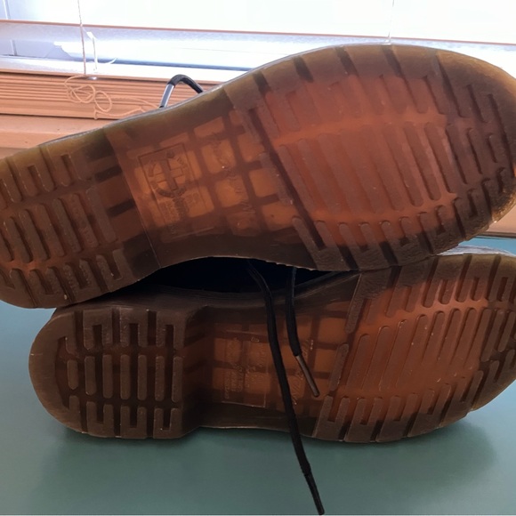 Dr. Martens size 7 women black - Picture 2 of 9